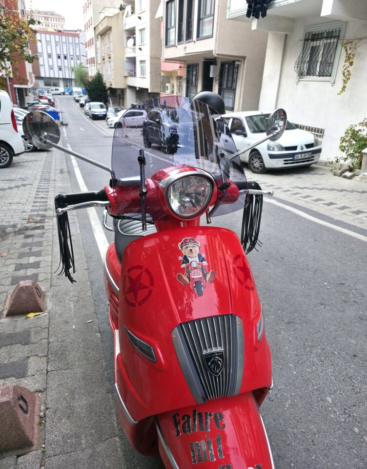 MOTOCAM Arora Malibu 125 Ön Cam 2017-2026 Model 37cm Füme Renkli 4mm APARATSIZ