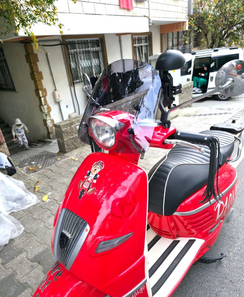 MOTOCAM Arora Malibu 125 Ön Cam 2017-2026 Model 37cm Füme Renkli 4mm APARATSIZ