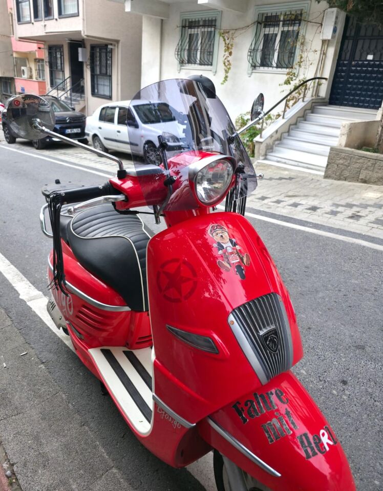 MOTOCAM Arora Malibu 125 Ön Cam 2017-2026 Model 37cm Füme Renkli 4mm APARATSIZ