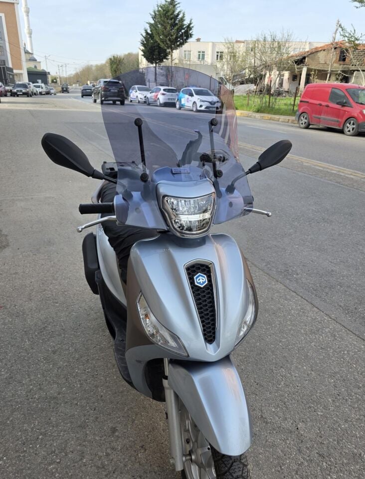 MOTOCAM Piaggio Medley S 150 Ön Cam 2021-2025 Model 54cm Füme Renkli APARATSIZDIR