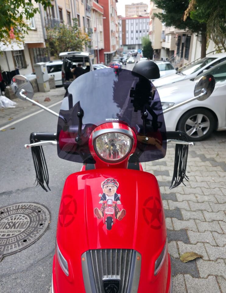 MOTOCAM Arora Malibu 125 Ön Cam 2017-2026 Model 37cm Siyah Renkli 4mm APARATSIZ