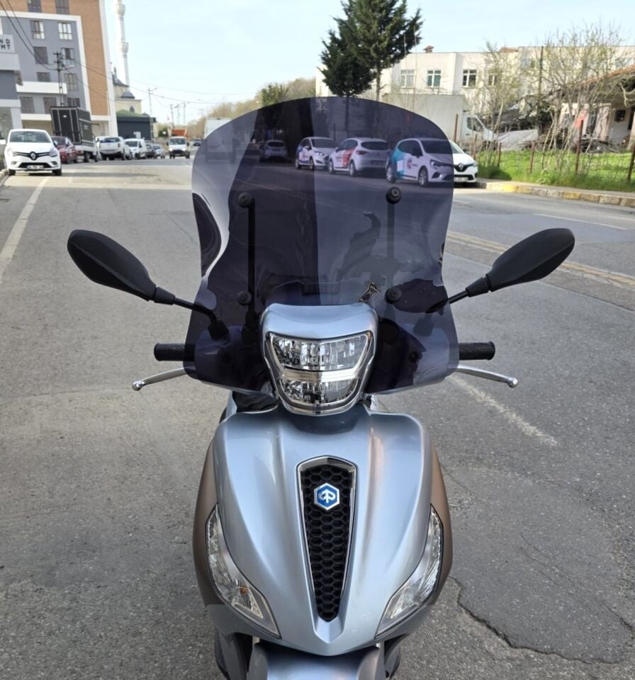 MOTOCAM Piaggio Medley S 150 Ön Cam 2021-2025 Model 54cm Siyah Renkli APARATSIZDIR