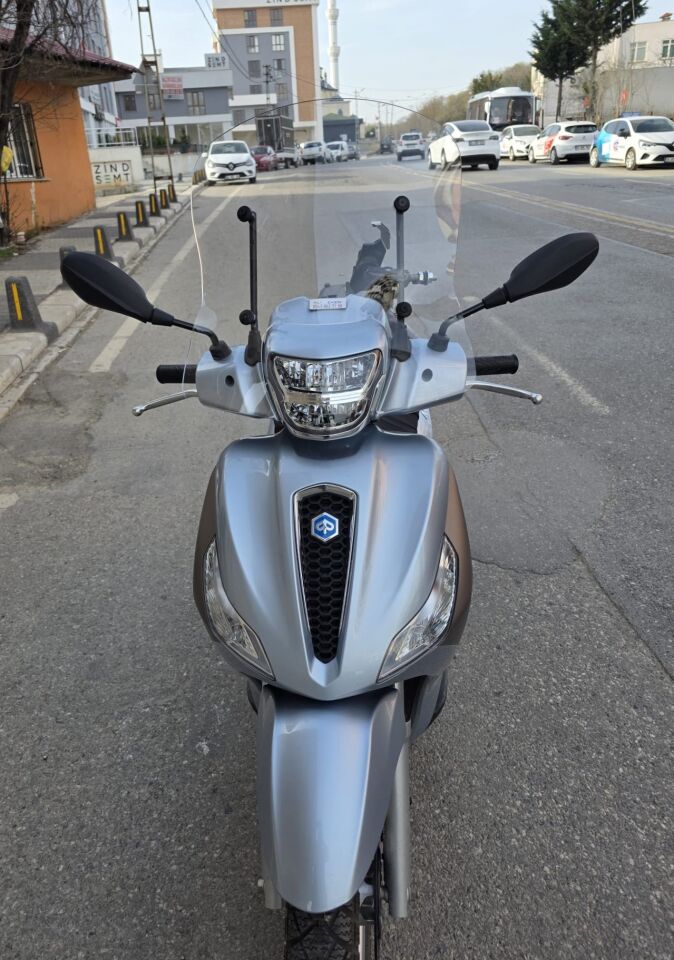 MOTOCAM Piaggio Medley S 150 Ön Cam 2021-2025 Model 54cm Şeffaf Renkli APARATSIZDIR