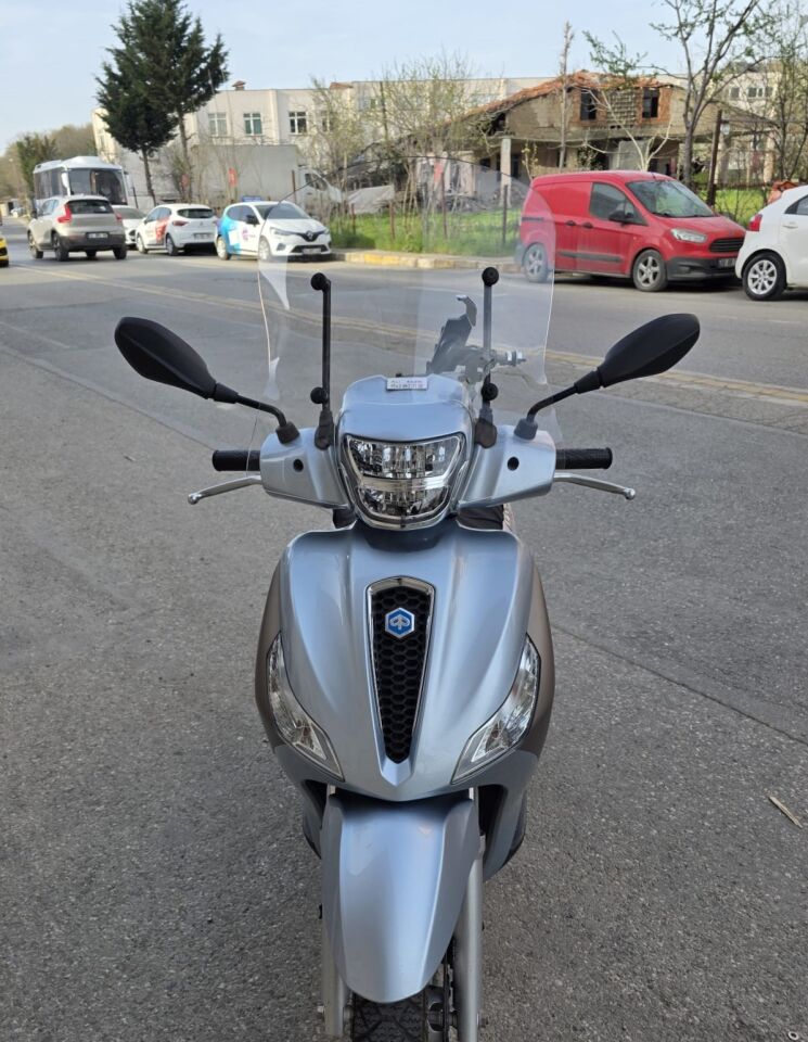 MOTOCAM Piaggio Medley S 150 Ön Cam 2021-2025 Model 54cm Şeffaf Renkli APARATSIZDIR