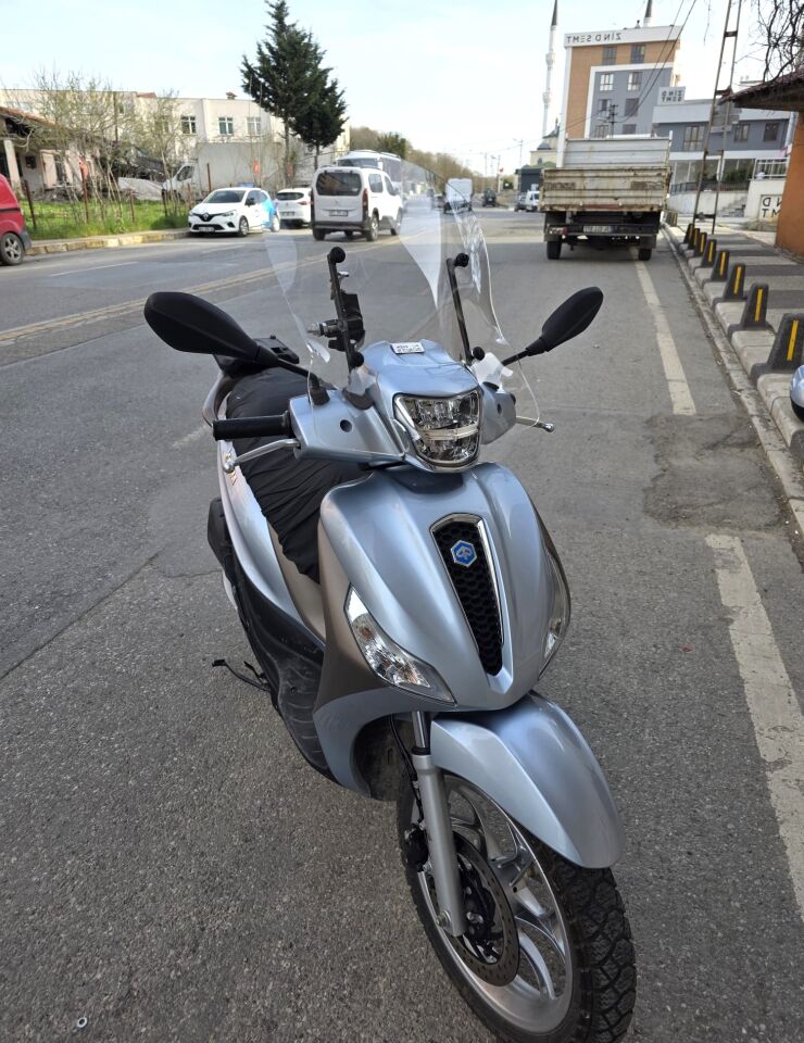 MOTOCAM Piaggio Medley S 150 Ön Cam 2021-2025 Model 54cm Şeffaf Renkli APARATSIZDIR