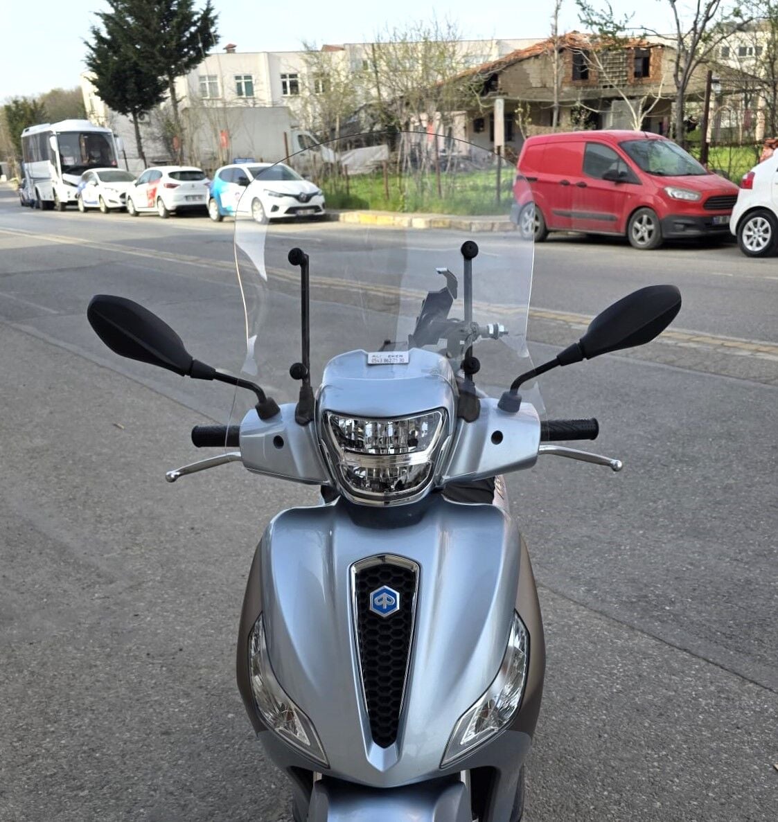 MOTOCAM Piaggio Medley S 150 Ön Cam 2021-2025 Model 54cm Şeffaf Renkli APARATSIZDIR