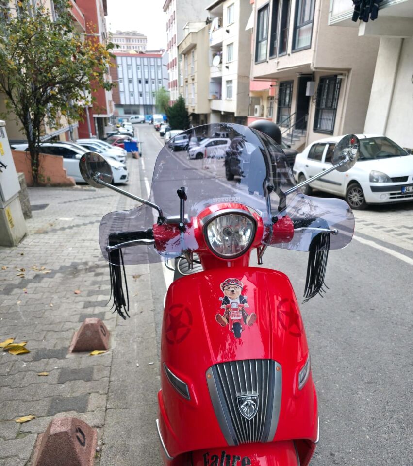 MOTOCAM Arora Malibu 125 Ön Cam 2017-2026 Model 39cm Füme Renkli 4mm Elcikli APARATSIZ