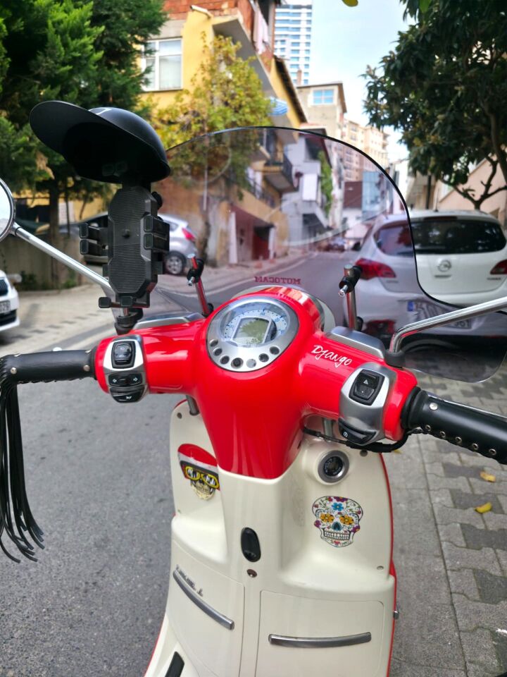 MOTOCAM Arora Malibu 125 Ön Cam 2017-2026 Model 39cm Füme Renkli 4mm Elcikli APARATSIZ