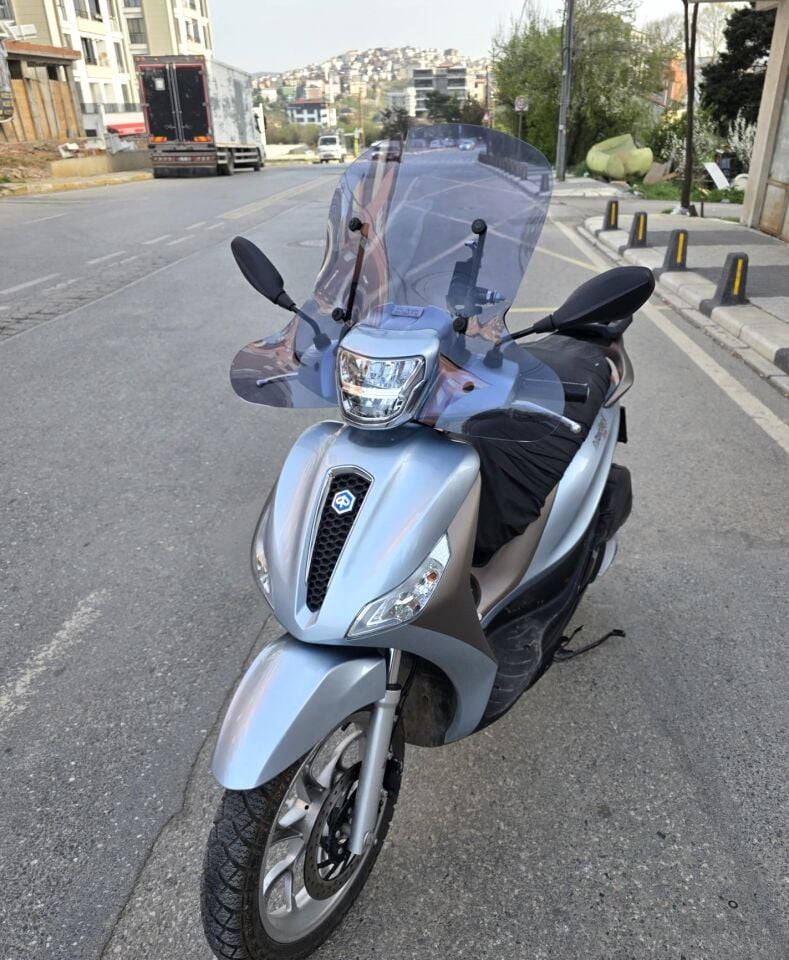 MOTOCAM Piaggio Medley S 150 Ön Cam 2021-2025 Model 56cm füme Renkli Elcikli APARATSIZDIR