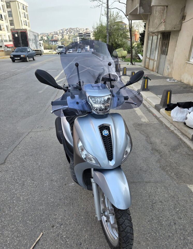 MOTOCAM Piaggio Medley S 150 Ön Cam 2021-2025 Model 56cm füme Renkli Elcikli APARATSIZDIR