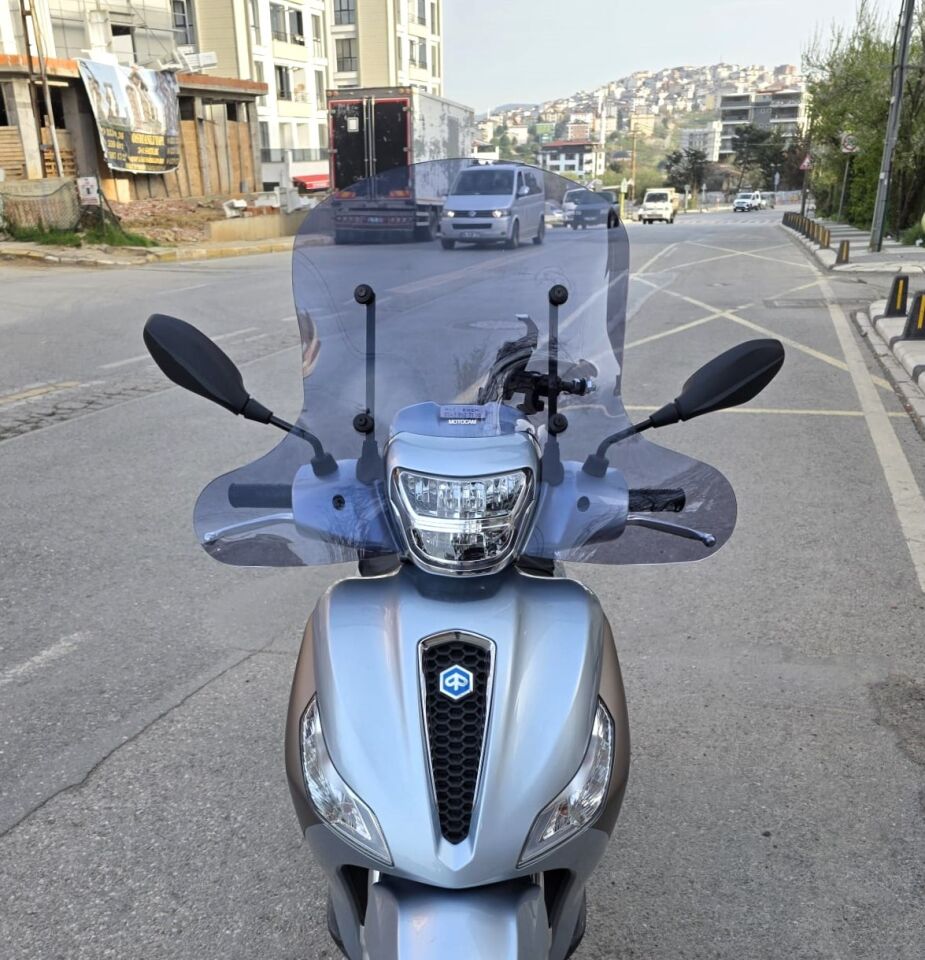 MOTOCAM Piaggio Medley S 150 Ön Cam 2021-2025 Model 56cm füme Renkli Elcikli APARATSIZDIR