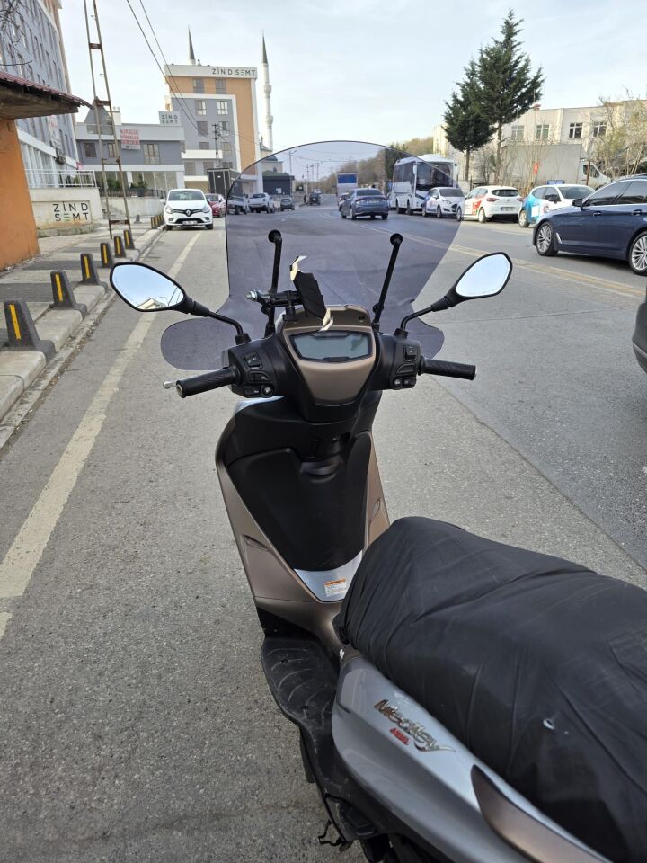 MOTOCAM Piaggio Medley S 150 Ön Cam 2021-2025 Model 56cm füme Renkli Elcikli APARATSIZDIR