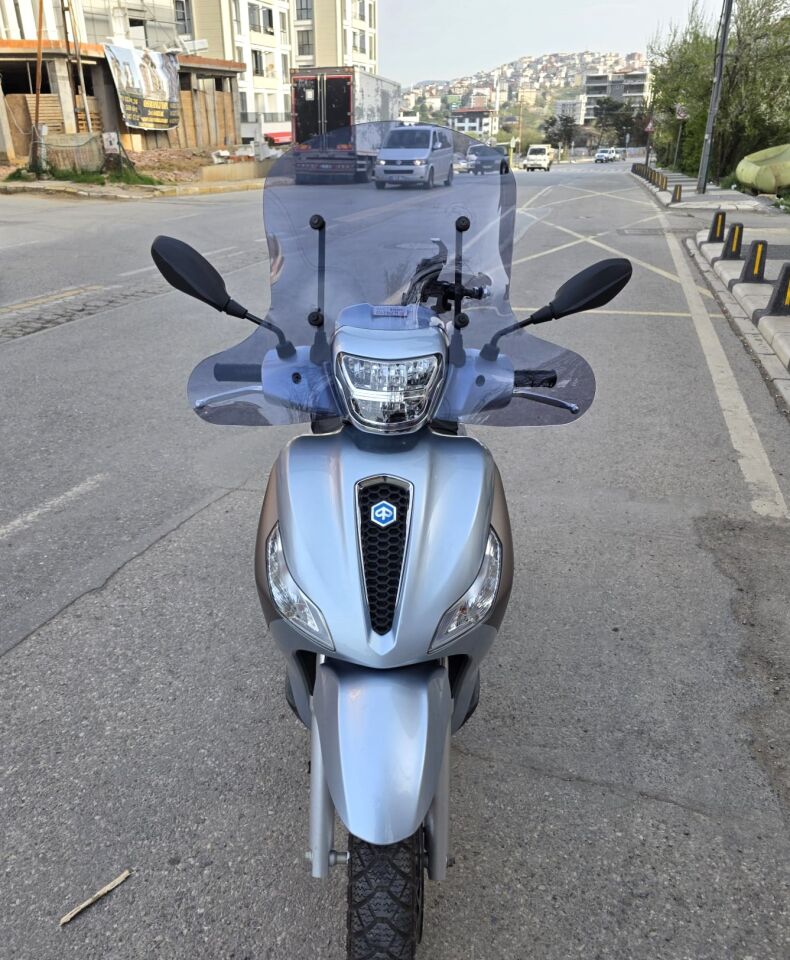 MOTOCAM Piaggio Medley S 150 Ön Cam 2021-2025 Model 56cm füme Renkli Elcikli APARATSIZDIR