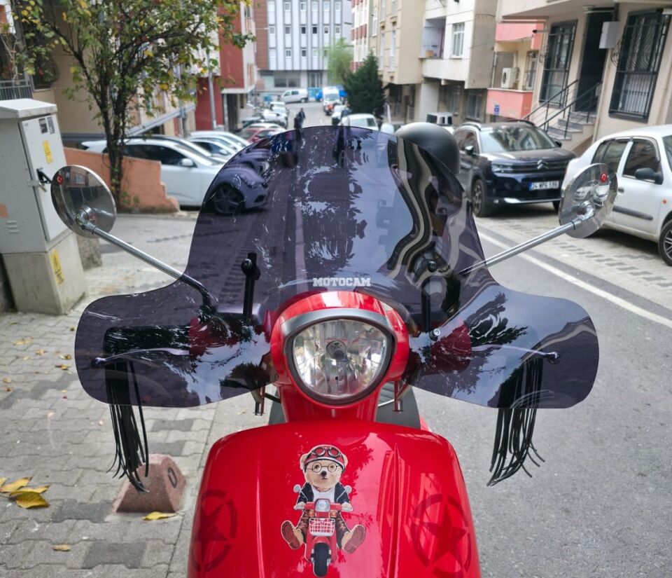 MOTOCAM Arora Malibu 125 Ön Cam 2017-2026 Model 39cm Siyah Renkli 4mm Elcikli APARATSIZ