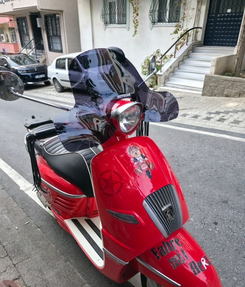 MOTOCAM Arora Malibu 125 Ön Cam 2017-2026 Model 39cm Siyah Renkli 4mm Elcikli APARATSIZ