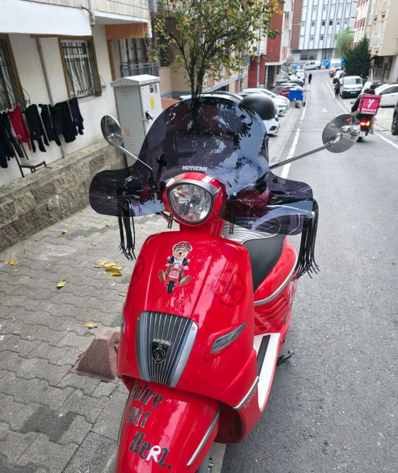 MOTOCAM Arora Malibu 125 Ön Cam 2017-2026 Model 39cm Siyah Renkli 4mm Elcikli APARATSIZ