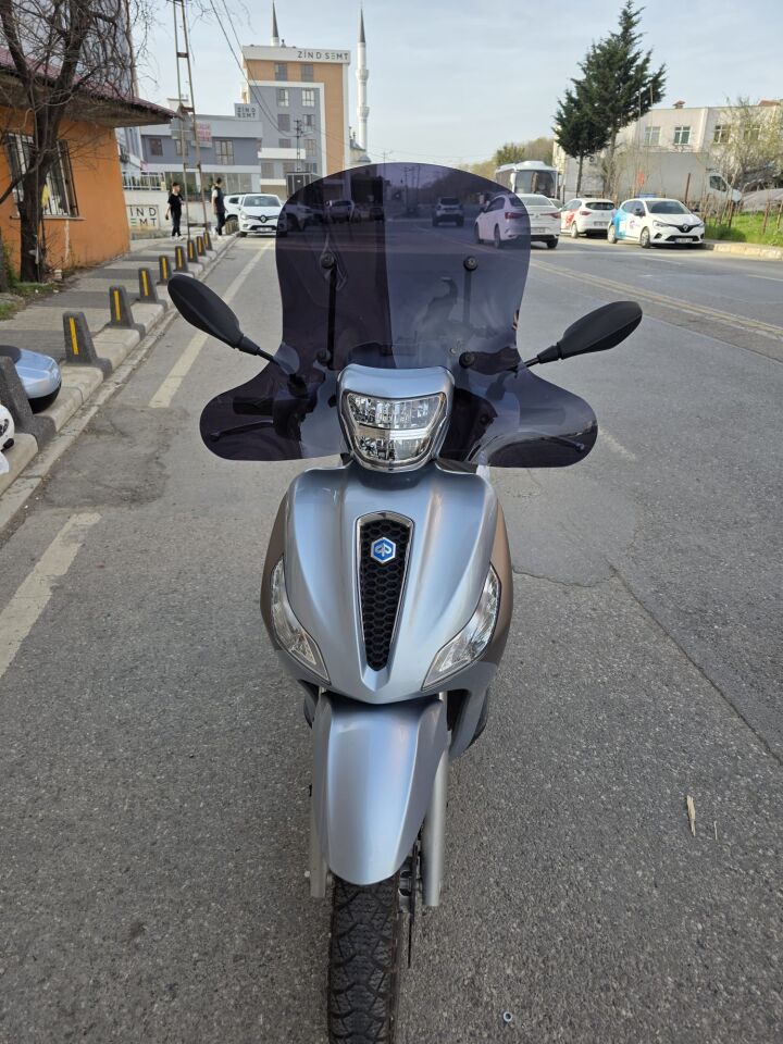 MOTOCAM Piaggio Medley S 150 Ön Cam 2021-2025 Model 56cm Siyah Renkli Elcikli APARATSIZDIR