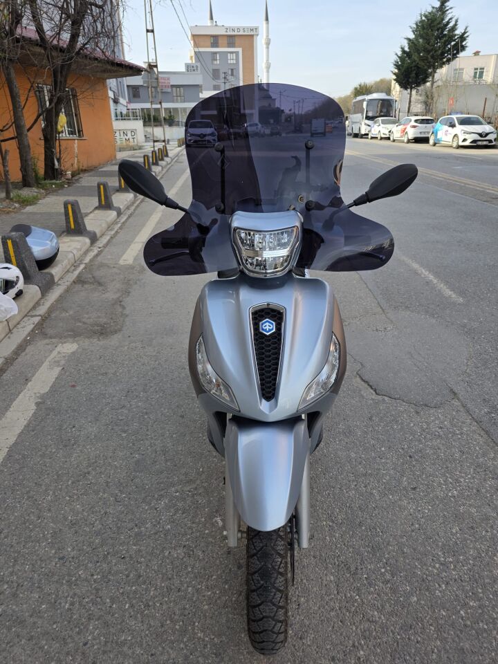 MOTOCAM Piaggio Medley S 150 Ön Cam 2021-2025 Model 56cm Siyah Renkli Elcikli APARATSIZDIR