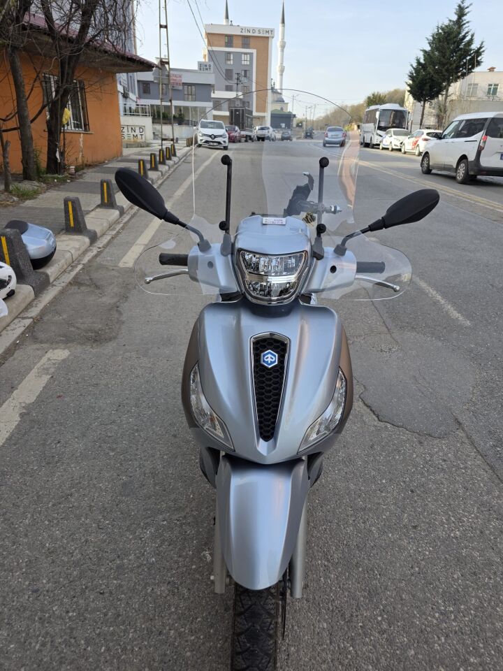 MOTOCAM Piaggio Medley S 150 Ön Cam 2021-2025 Model 56cm Şeffaf Renkli Elcikli APARATSIZDIR