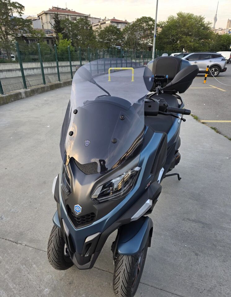 MOTOCAM Piaggio MP3 530 Ön Cam 2023-2026 Model 60cm Füme Renkli 4mm ORTA BOYLU