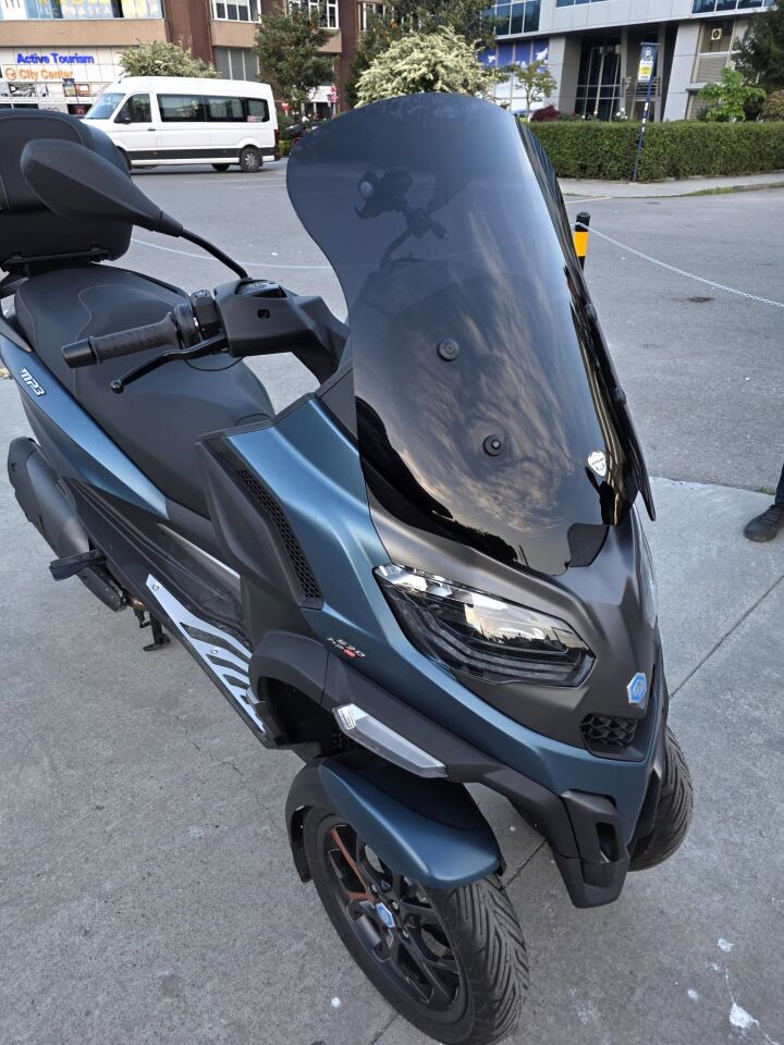 MOTOCAM Piaggio MP3 530 Ön Cam 2023-2026 Model 60cm Siyah Renkli 4mm ORTA BOYLU