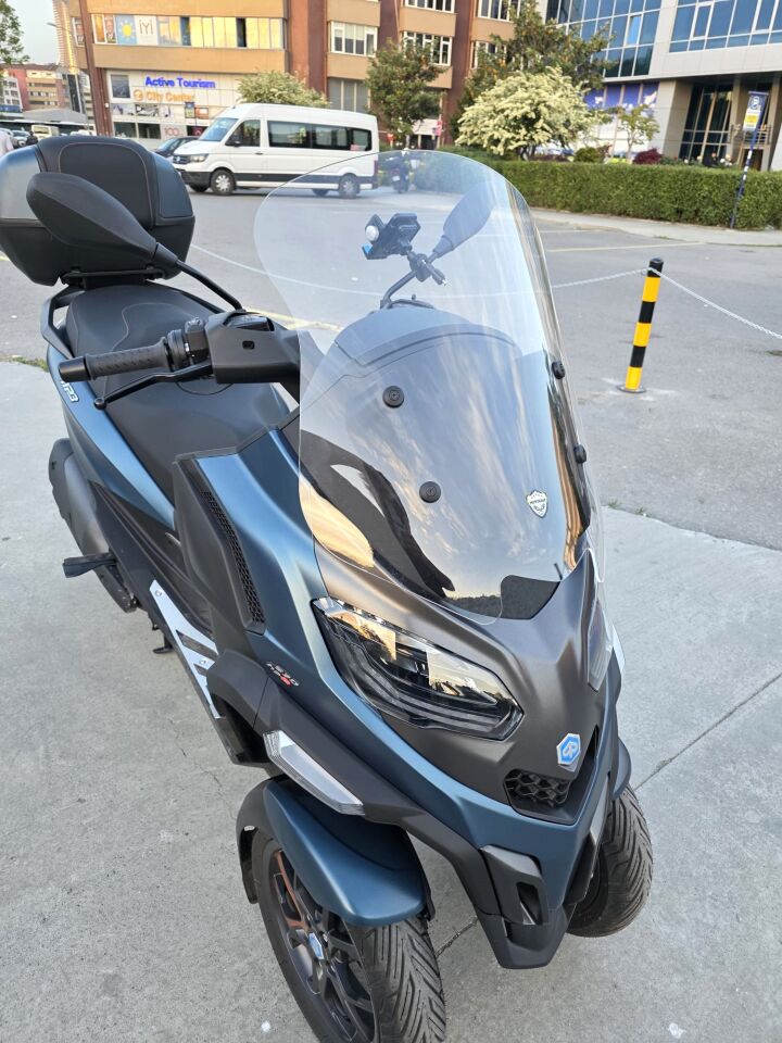 MOTOCAM Piaggio MP3 530 Ön Cam 2023-2026 Model 60cm Şeffaf Renkli 4mm ORTA BOYLU