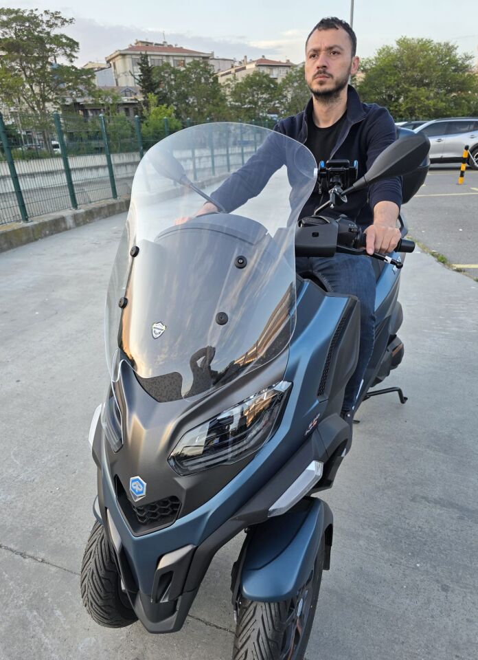 MOTOCAM Piaggio MP3 530 Ön Cam 2023-2026 Model 60cm Şeffaf Renkli 4mm ORTA BOYLU