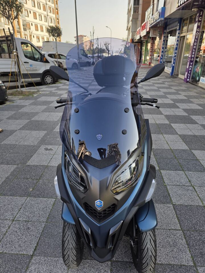 MOTOCAM Piaggio MP3 530 Ön Cam 2023-2026 Model 72cm Füme Renkli 4mm UZUN
