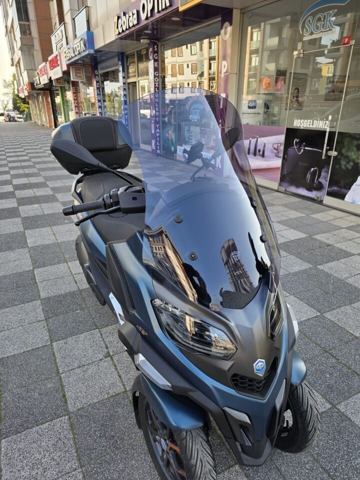 MOTOCAM Piaggio MP3 530 Ön Cam 2023-2026 Model 72cm Füme Renkli 4mm UZUN