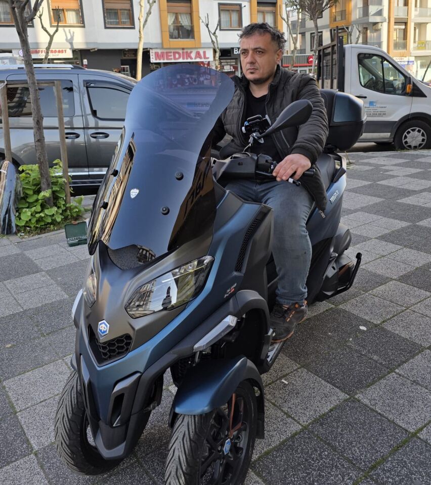 MOTOCAM Piaggio MP3 530 Ön Cam 2023-2026 Model 72cm Siyah Renkli 4mm UZUN
