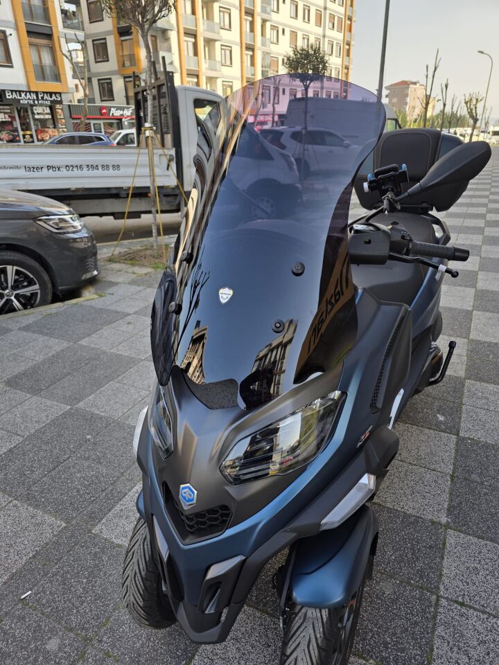 MOTOCAM Piaggio MP3 530 Ön Cam 2023-2026 Model 72cm Siyah Renkli 4mm UZUN