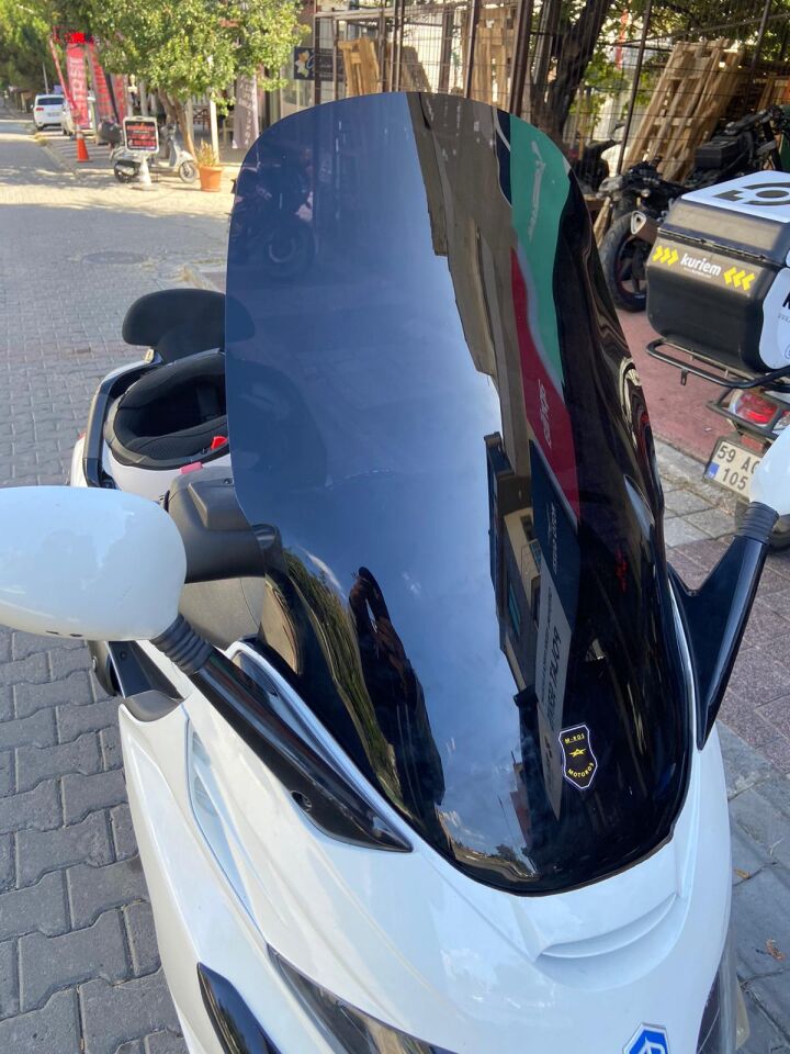 MOTOCAM Piaggio X Evo 250 Ön Cam 2008-2016 Model 58cm Siyah Renkli 4mm ORİJİNAL BOYLU