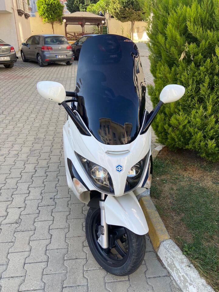 MOTOCAM Piaggio X Evo 250 Ön Cam 2008-2016 Model 58cm Siyah Renkli 4mm ORİJİNAL BOYLU