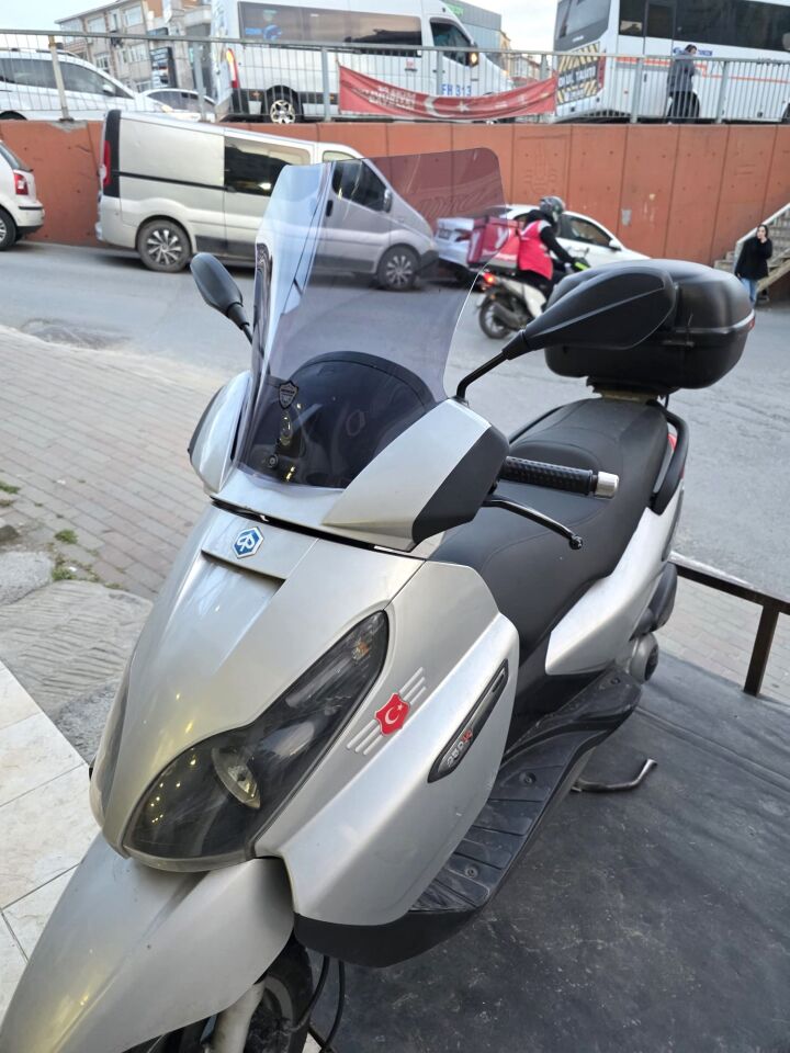 MOTOCAM Piaggio X7 Ön Cam 2007-2012 Model 43cm Füme Renkli 4mm