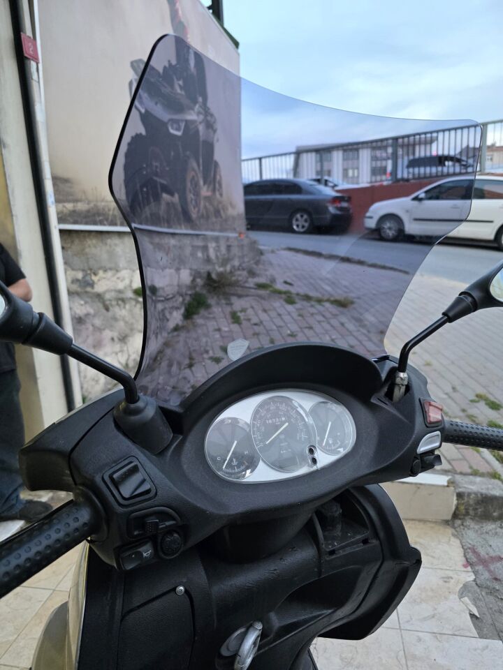 MOTOCAM Piaggio X7 Ön Cam 2007-2012 Model 43cm Füme Renkli 4mm