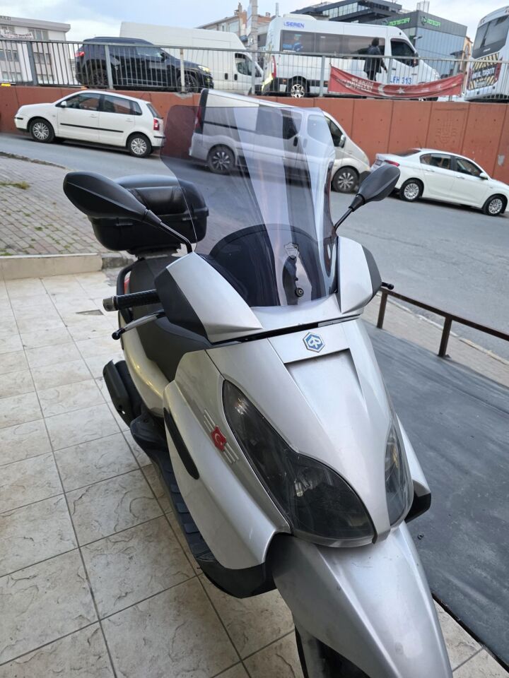 MOTOCAM Piaggio X7 Ön Cam 2007-2012 Model 43cm Füme Renkli 4mm