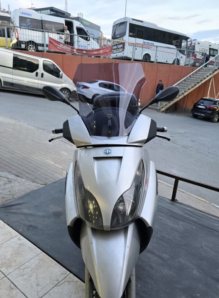 MOTOCAM Piaggio X7 Ön Cam 2007-2012 Model 43cm Füme Renkli 4mm