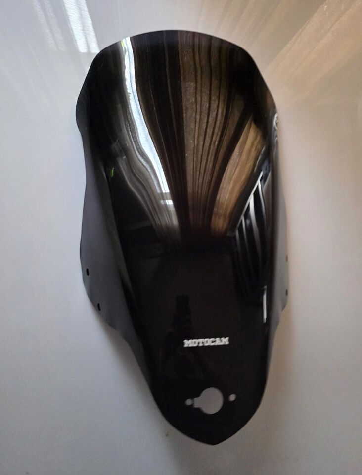 MOTOCAM Kymco Xtown CT 250 Ön Cam 2020-2026 Model 68cm Siyah Renkli 4mm ORİJİNAL BOYLU