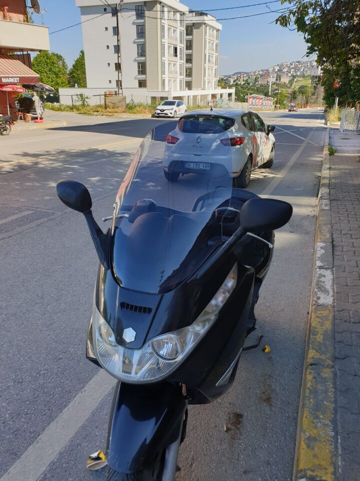 MOTOCAM Piaggio X8 200 Ön Cam 2004-2006 Model 58cm Füme Renkli 4mm