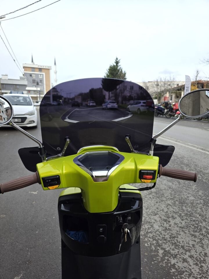 MOTOCAM Apachi Beauty 125 Ön Cam 2024-2026 Model 37cm Siyah Renkli 4mm Elcikli APARATSIZ