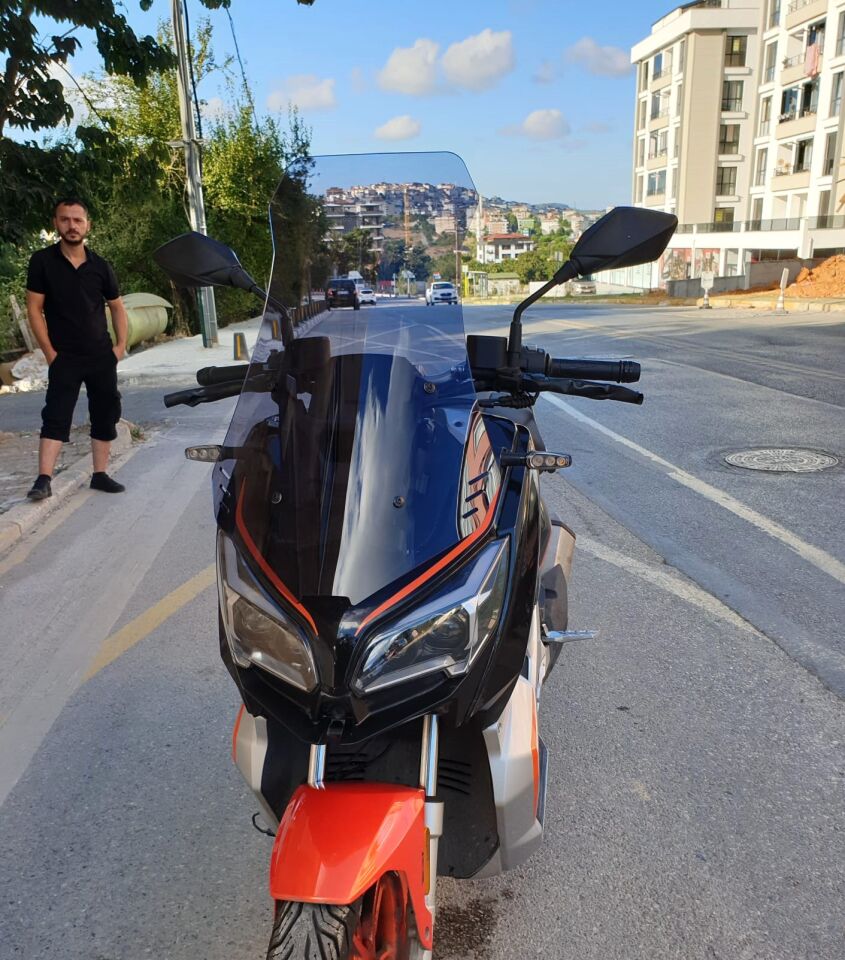 MOTOCAM QJ ATR 125 Ön Cam 2023-2026 Model 65cm Füme Renkli 4mm ORTA BOYLU