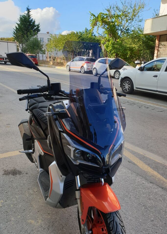 MOTOCAM QJ ATR 125 Ön Cam 2023-2026 Model 65cm Füme Renkli 4mm ORTA BOYLU