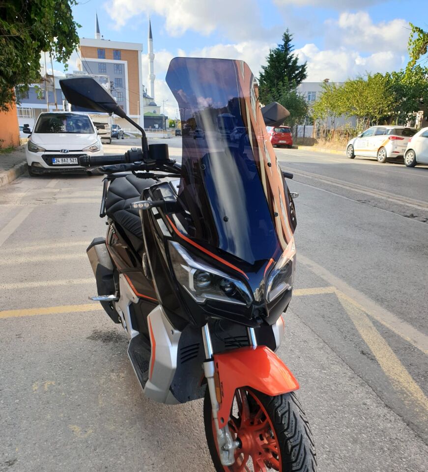 MOTOCAM QJ ATR 125 Ön Cam 2023-2026 Model 65cm Siyah Renkli 4mm ORTA BOYLU
