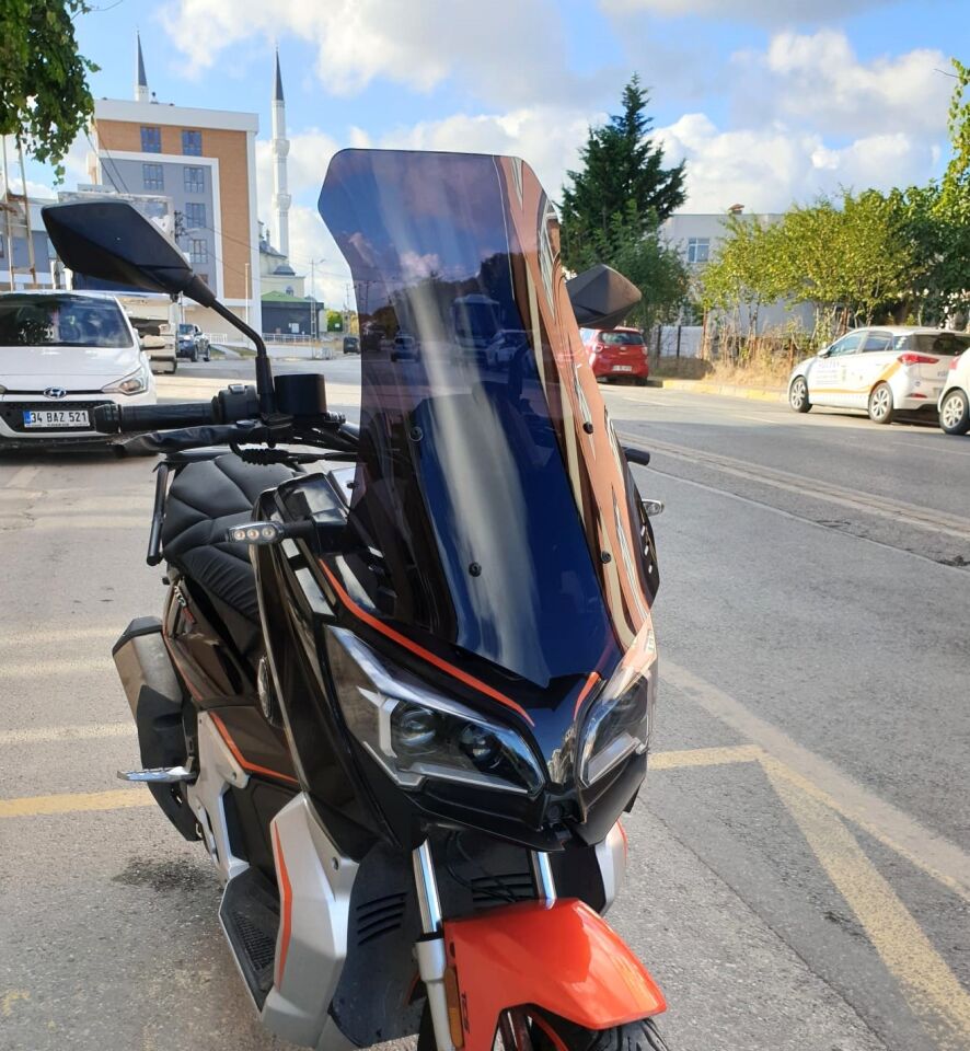 MOTOCAM QJ ATR 125 Ön Cam 2023-2026 Model 65cm Siyah Renkli 4mm ORTA BOYLU