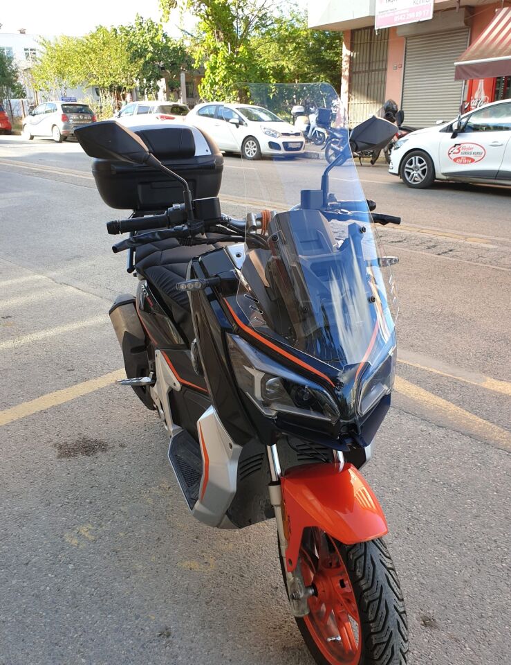 MOTOCAM QJ ATR 125 Ön Cam 2023-2026 Model 65cm Şeffaf Renkli 4mm ORTA BOYLU