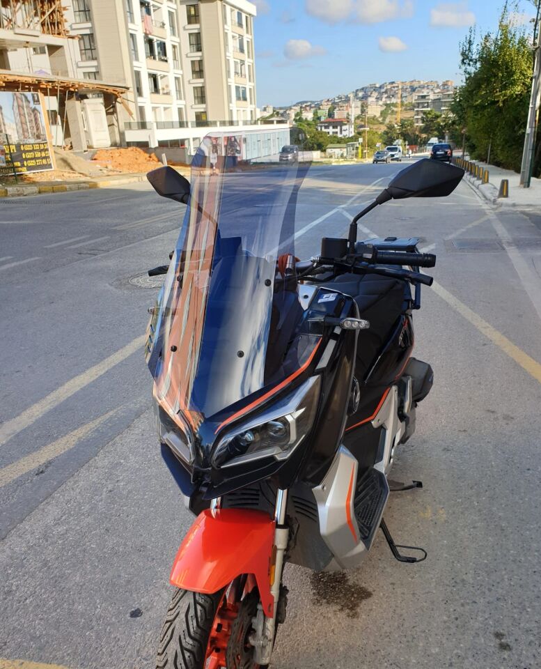 MOTOCAM QJ ATR 125 Ön Cam 2023-2026 Model 75cm Füme Renkli 4mm UZUN