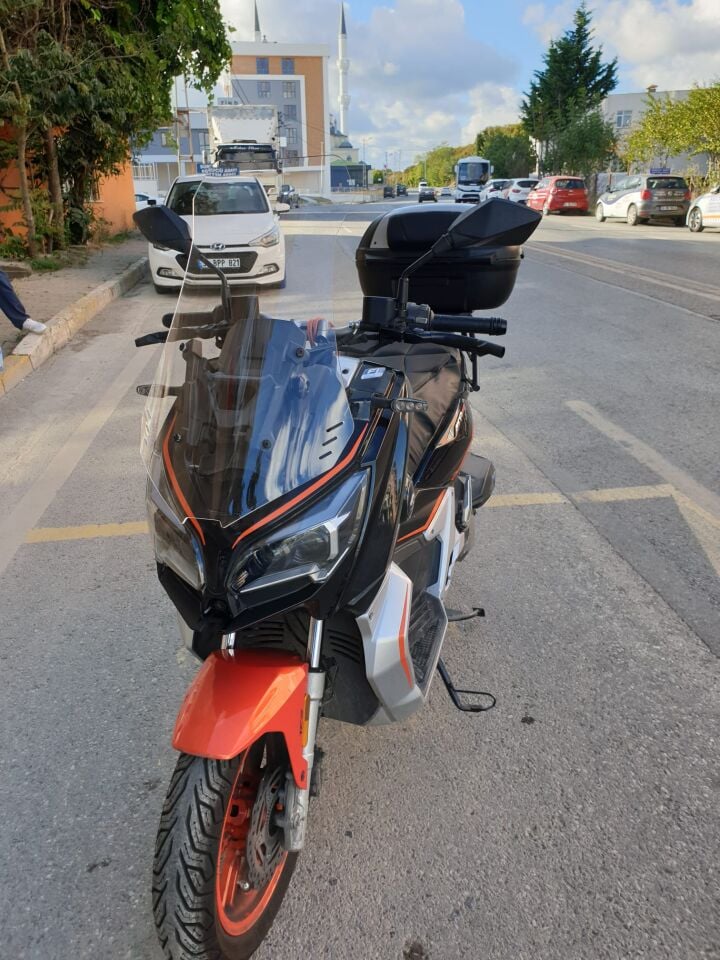 MOTOCAM QJ ATR 125 Ön Cam 2023-2026 Model 75cm Şeffaf Renkli 4mm UZUN