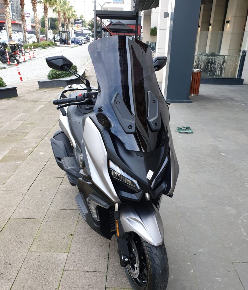 MOTOCAM QJ Fort 350 Ön Cam 2023-2026 Model 74cm Siyah Renkli 4mm UZUN