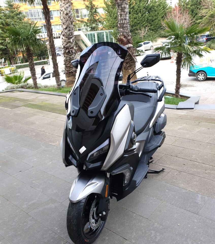 MOTOCAM QJ Fort 350 Ön Cam 2023-2026 Model 74cm Siyah Renkli 4mm UZUN