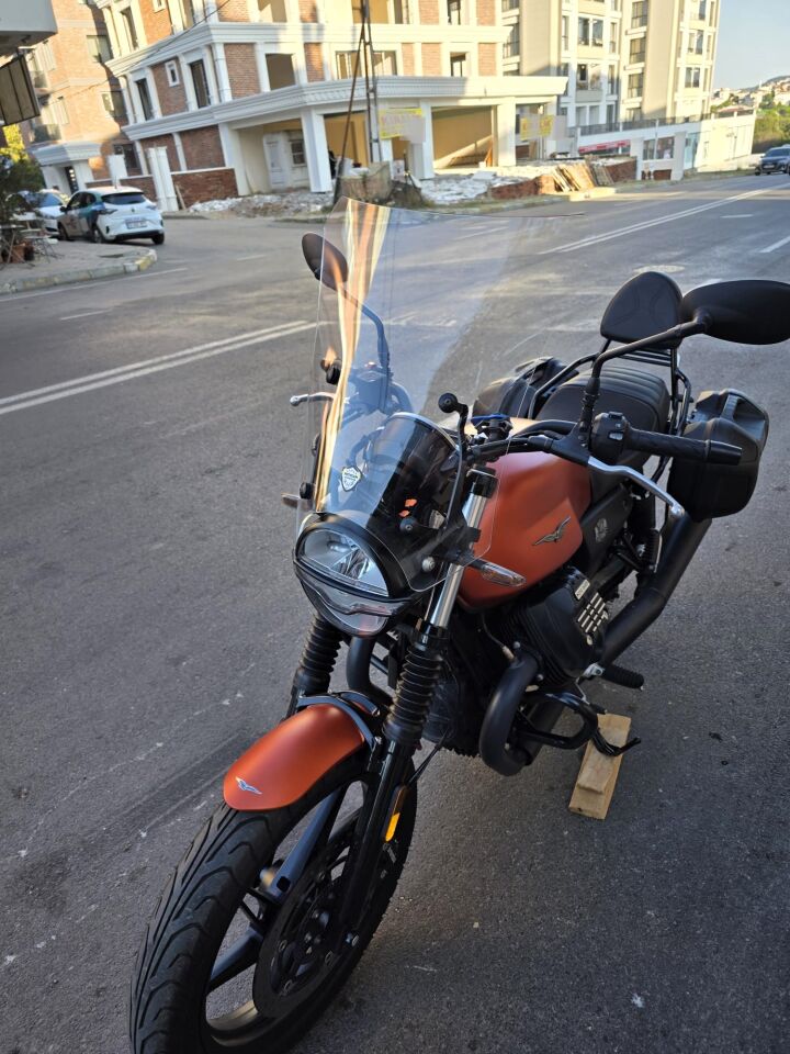 MOTOCAM Moto Guzzi V7 Stone Ön Cam 2021-2023 Model 52cm Şeffaf Renkli 4mm APARATSIZ